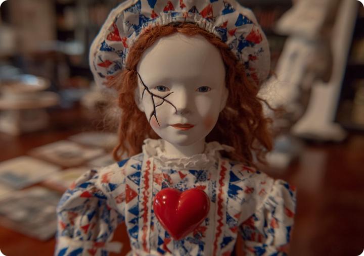 Жириновский, краснодарские модели и рубли в сейфе: 7 «российских следов» в деле Эпштейна