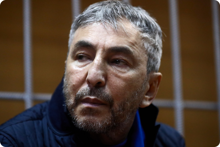 Интеллигентный гангстер: как Умар Джабраилов захватил Москву в 90-е, соблазнил Собчак и погиб в одиночестве