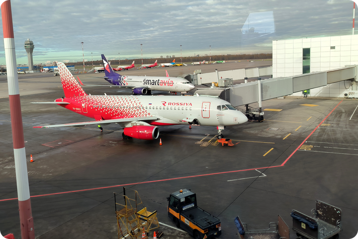 Российский губернатор едва не попал под атаку дрона, золотые резервы снизились, а цены в барах будут расти. Что нового к утру 23 марта