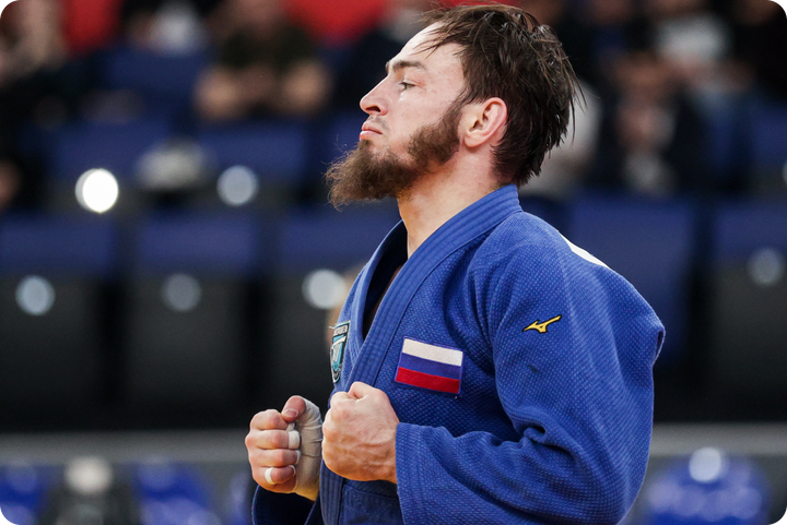 Наши с флагом и гимном. От дзюдо до водного поло — как россияне возвращаются на международную арену и кто им мешает