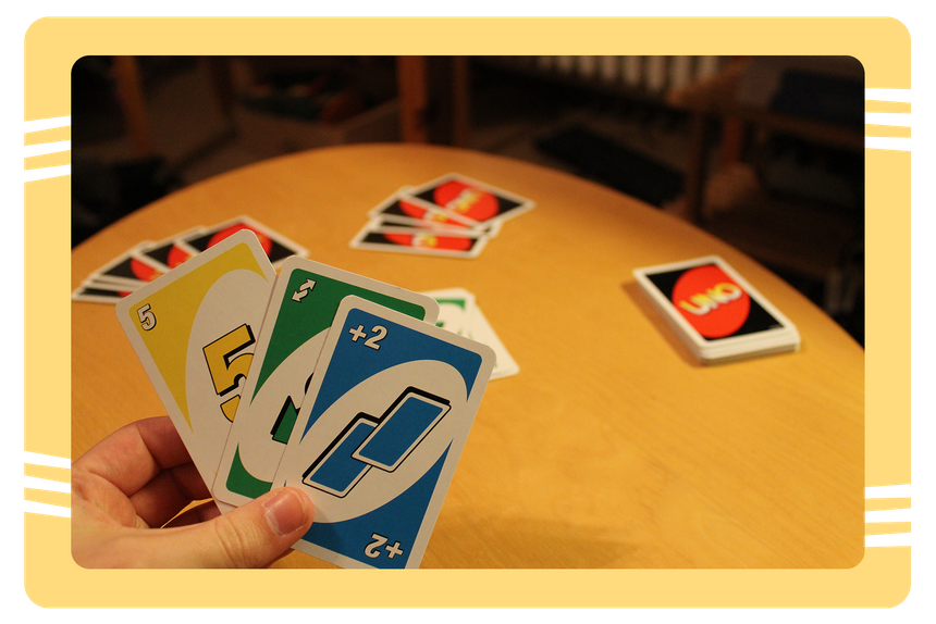 Карточки из игры «Уно»